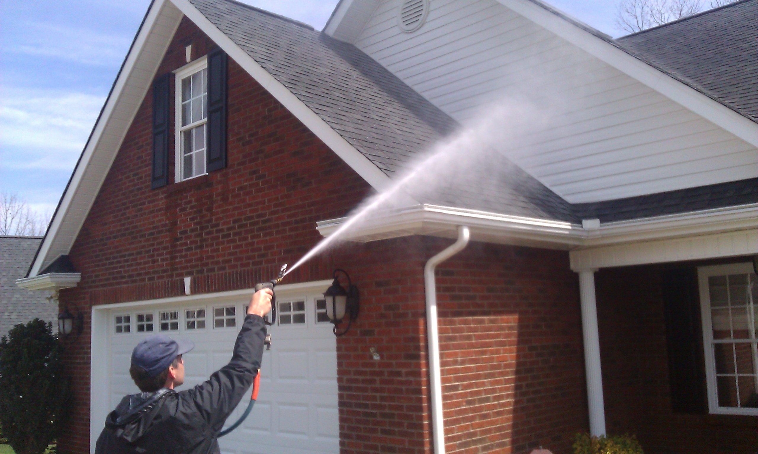 Pros and Cons of Cleaning Roof With A Pressure Washer