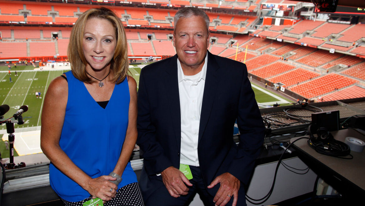 Sports Broadcasters: Professional Opportunities And Challenges