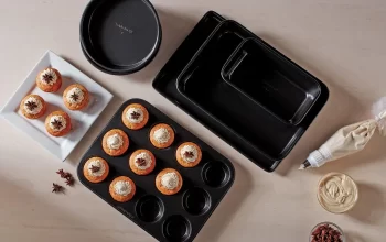 The Role of Bakery Trays in Reducing Breakage and Waste