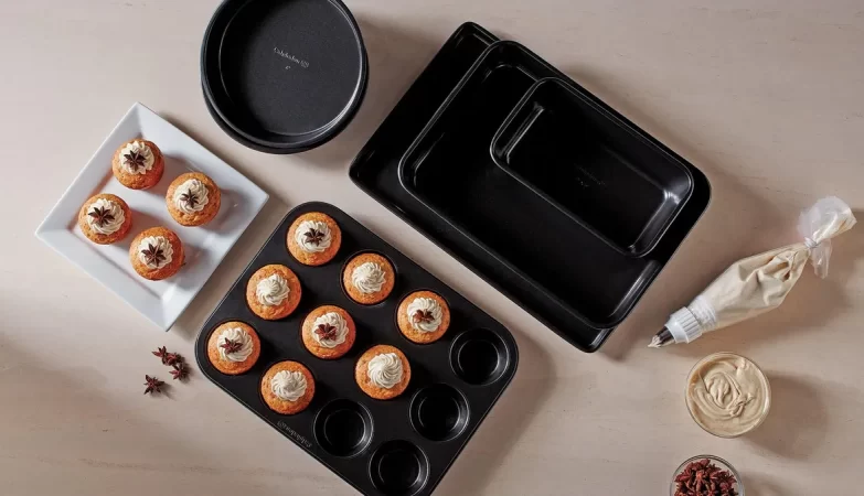 The Role of Bakery Trays in Reducing Breakage and Waste